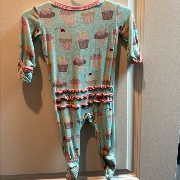 KicKee Pants Summer Sky Cupcakes Classic Ruffle Footie Pink Blue 3-6 - Picture 3 of 6